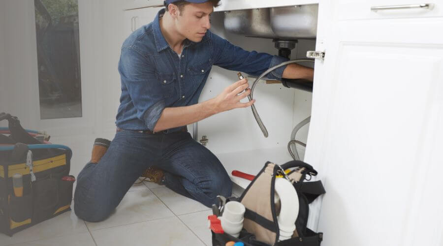 Emergency Leak Repair in Lysite, WY